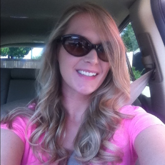 Meet your Posher, Amanda - Picture 1 of 1